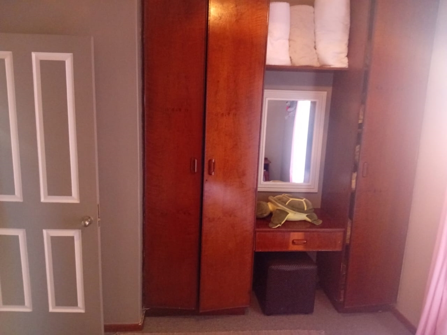 6 Bedroom Property for Sale in Heiderand Western Cape